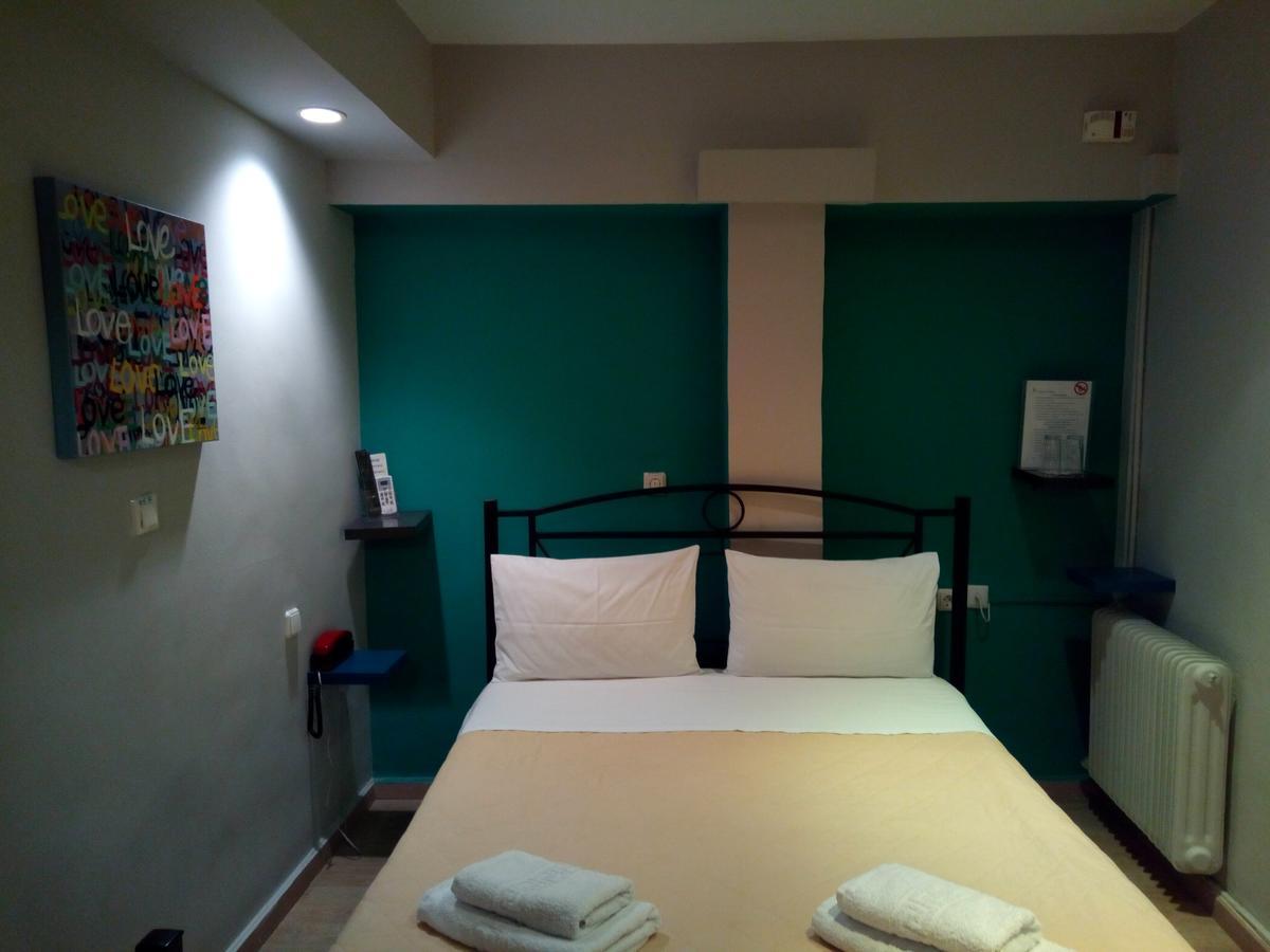 Doppelzimmer nach innen im Souterrain (ohne Fenster)